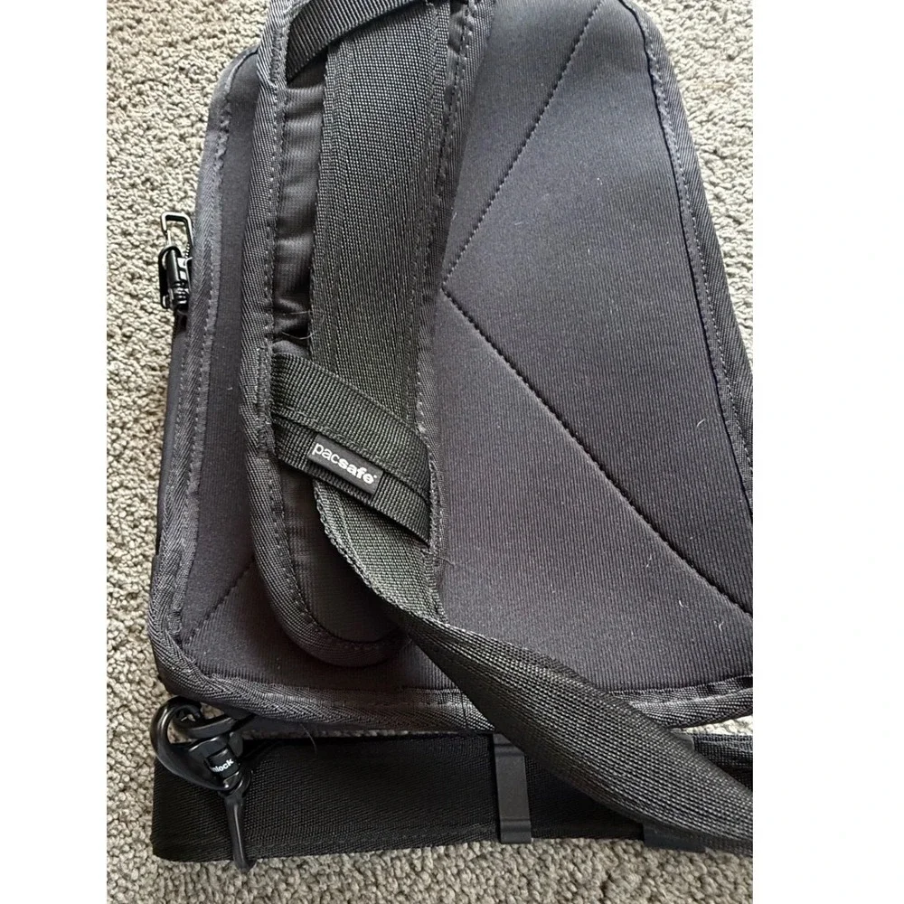 Pacsafe‎ Metrosafe LS150 Anti-Theft Sling Backpack RFID eXomesh Black 7L
